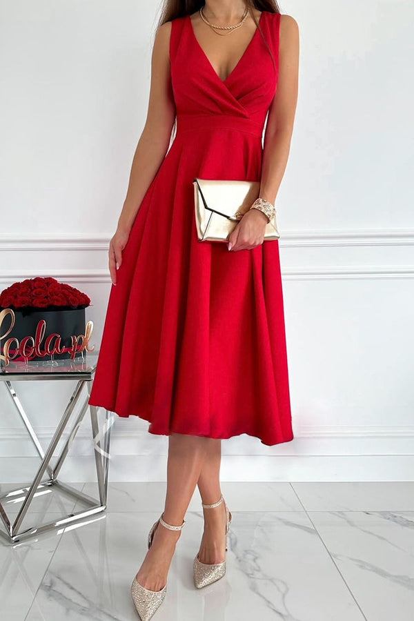 Sweet Elegant Solid Fold V Neck Sleeveless Dress Dresses