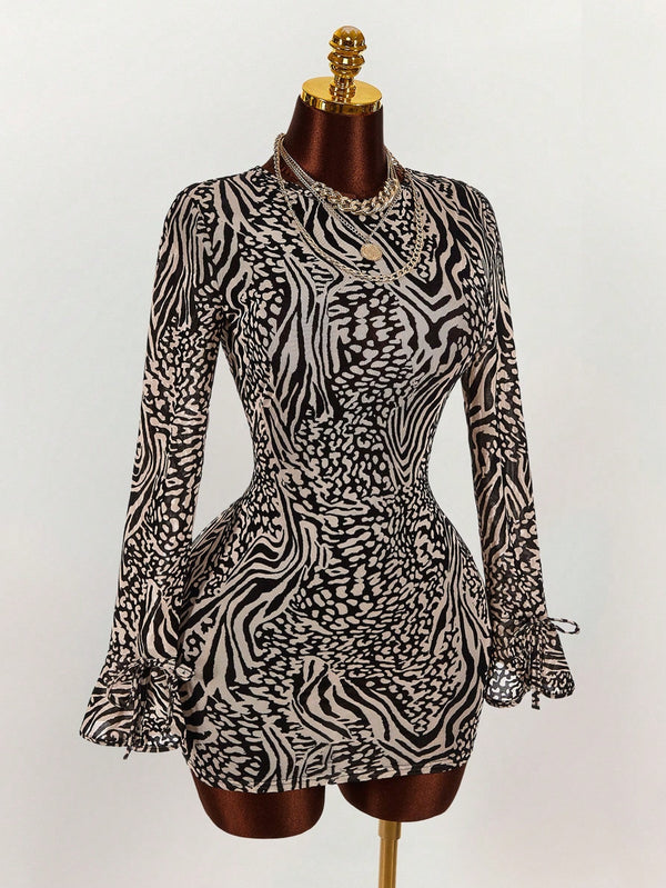 Contrast Round Neck Bell Sleeve Low Back Bodycon Dress for Evening Parties