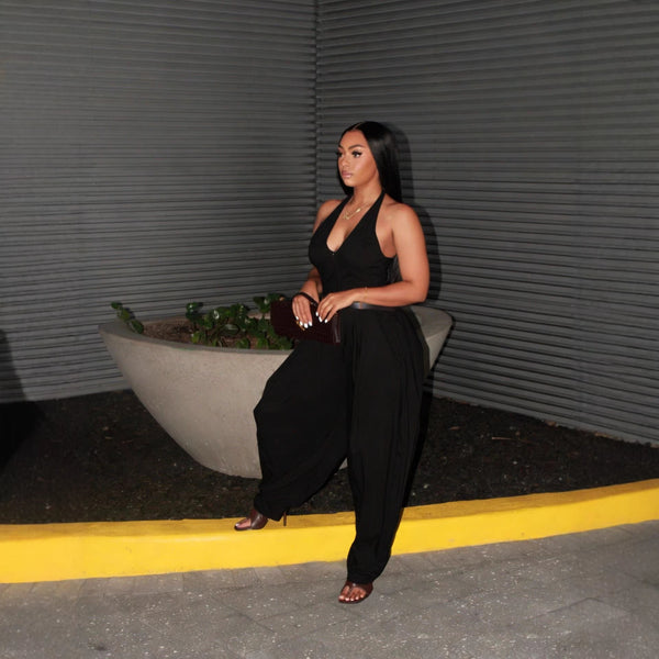 Solid Halter Neck Zipper Jumpsuit for Casual Wear