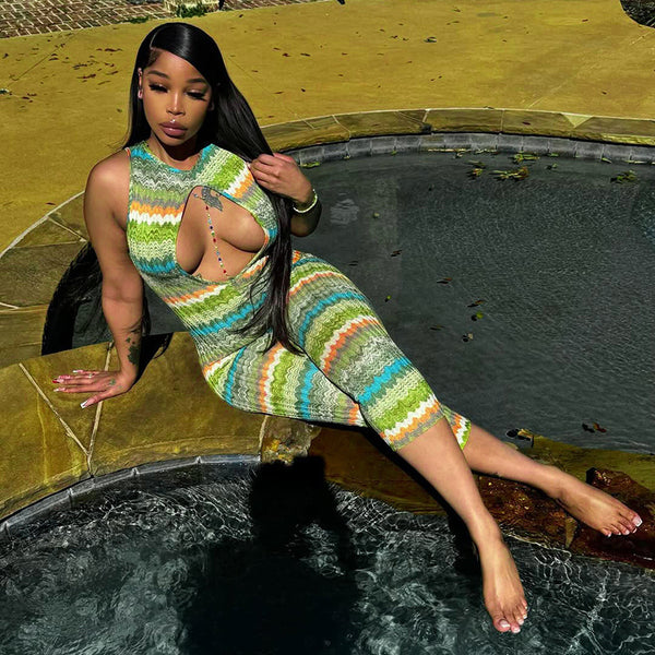 Multi-Color Wave Print Backless Capri Romper for Summer
